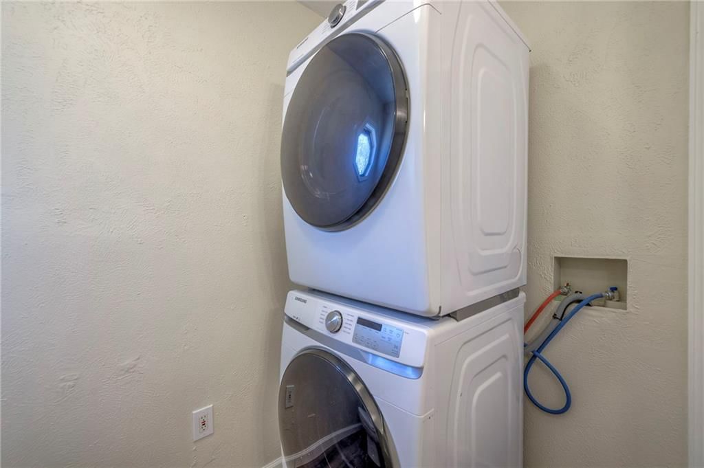 709 N Woodland Street — photo 18