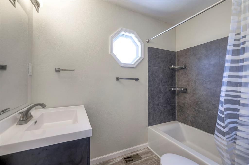 709 N Woodland Street — photo 22