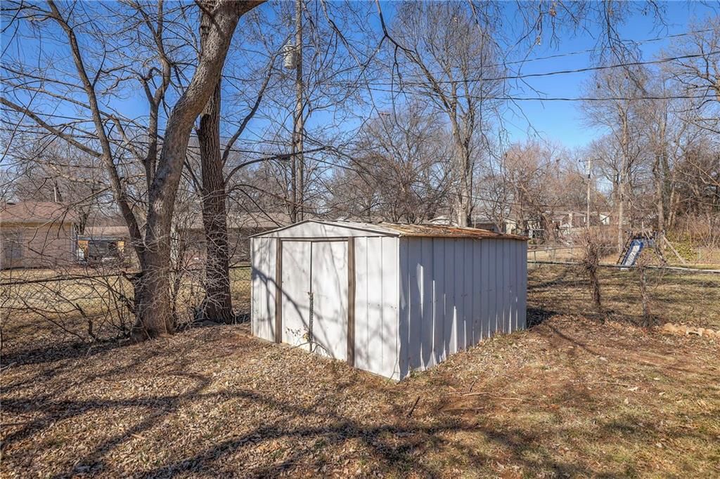 709 N Woodland Street — photo 25