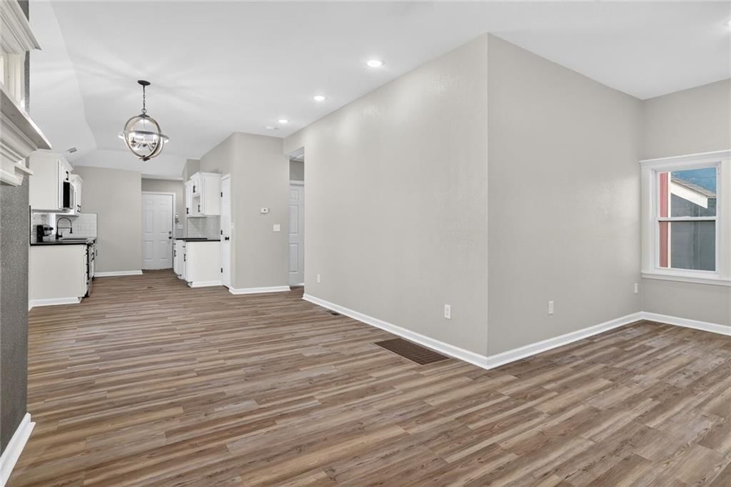 5631 Euclid Avenue — photo 13