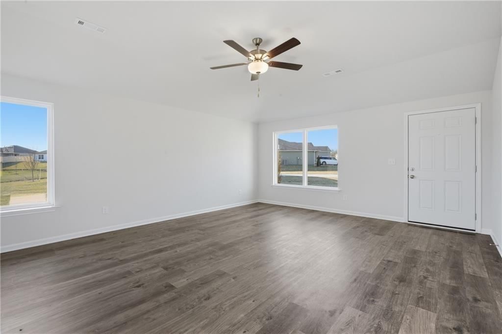 516 SE Nelson Drive — photo 2