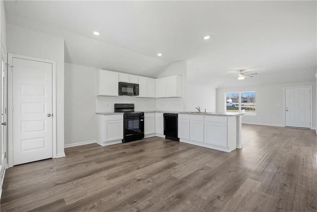 516 SE Nelson Drive — photo 4