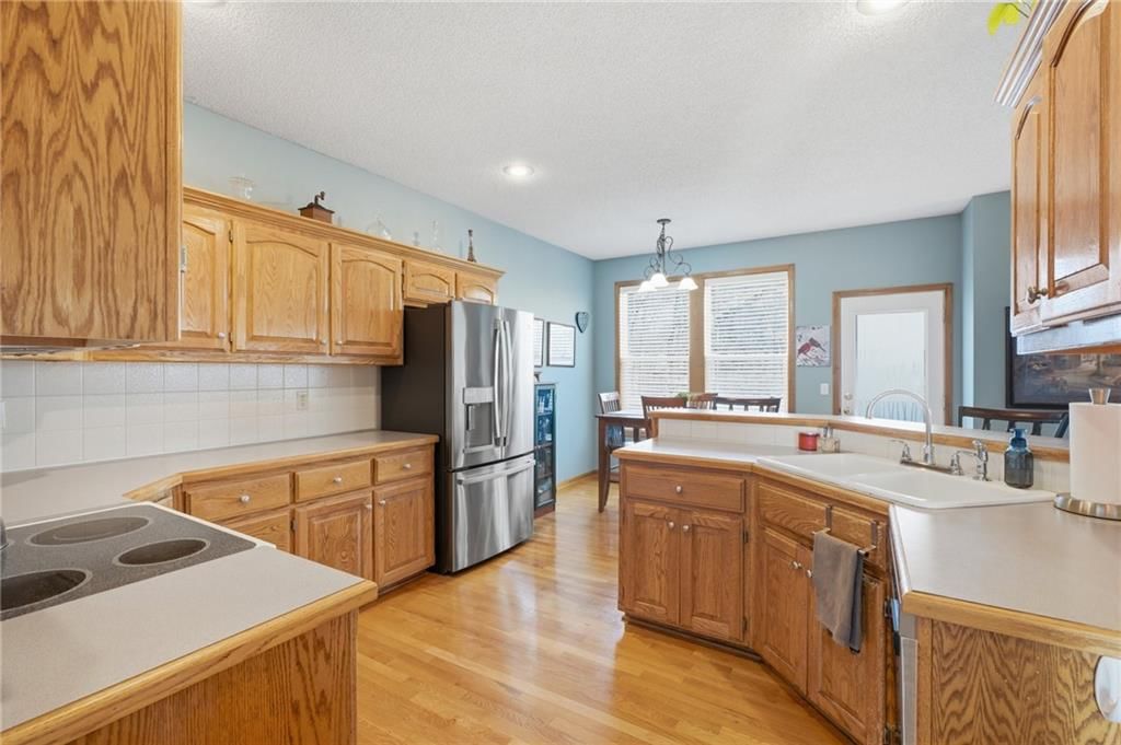 8058 N Highland Avenue — photo 9
