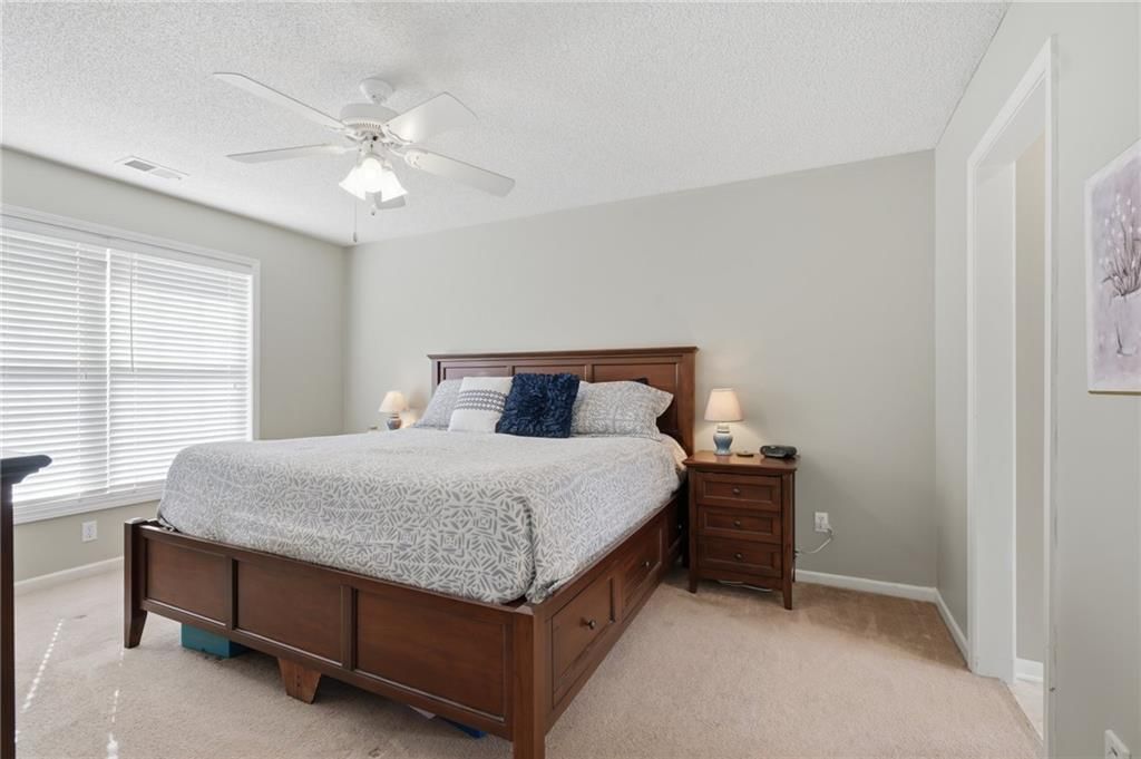 8058 N Highland Avenue — photo 18