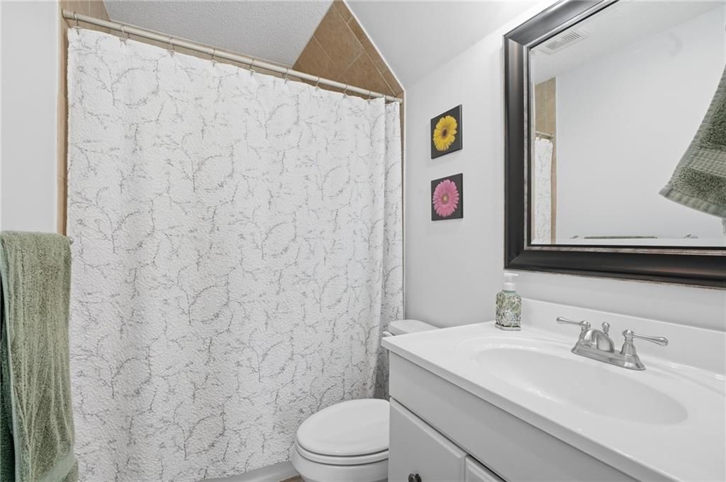 8058 N Highland Avenue — photo 28