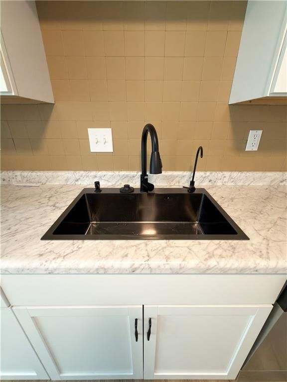 105 S Willow Street — photo 15