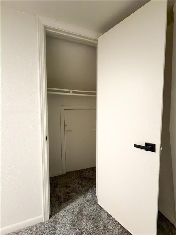 105 S Willow Street — photo 35