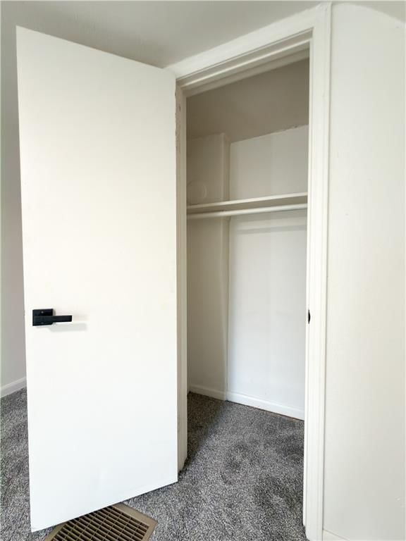 105 S Willow Street — photo 37