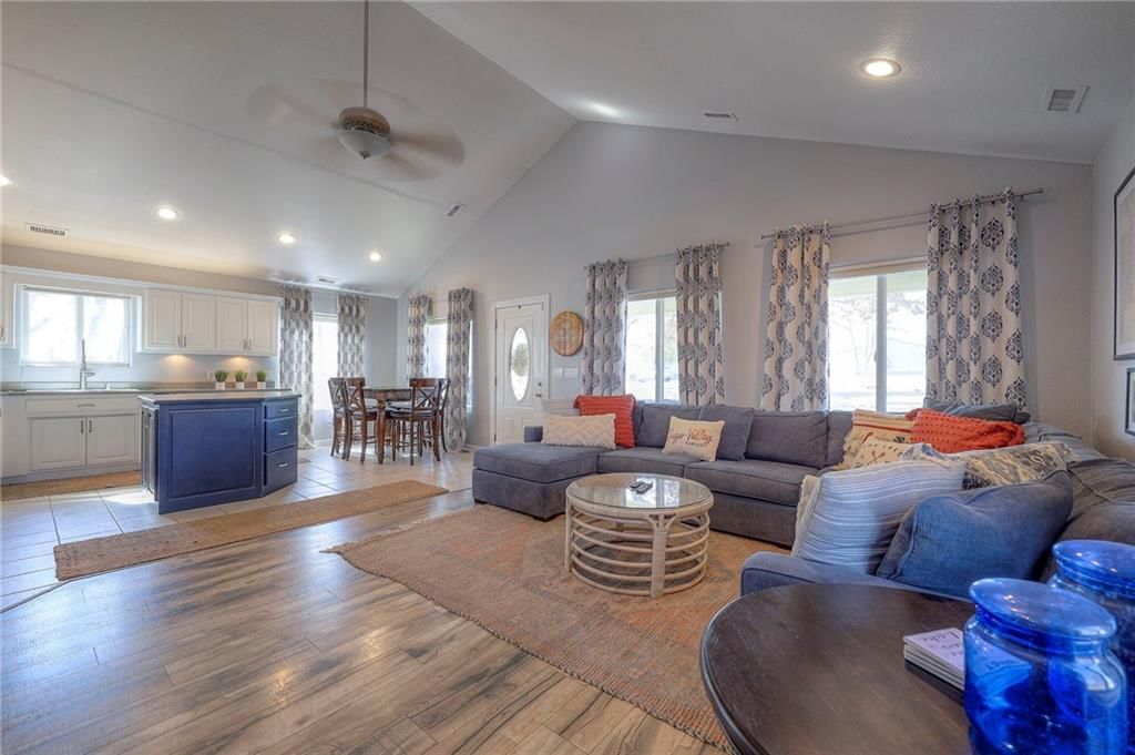 34 Bobcat Drive — photo 2