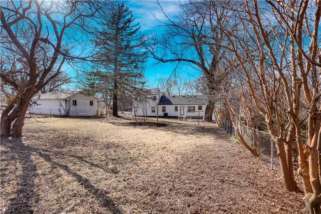 5833 Woodward Street — photo 30