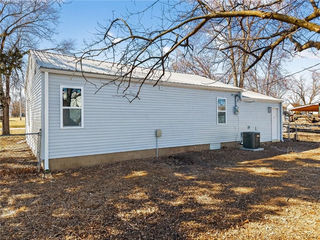604 Stoutmore Street — photo 5