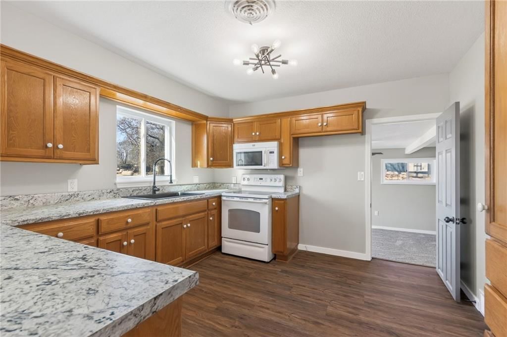 604 Stoutmore Street — photo 11