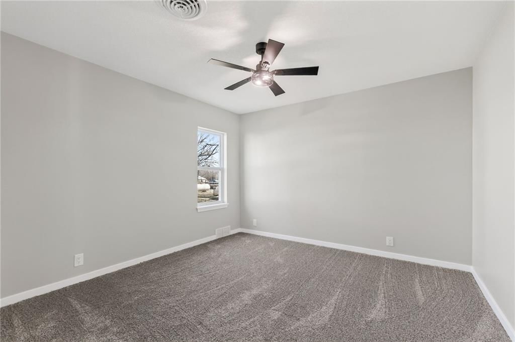 604 Stoutmore Street — photo 17