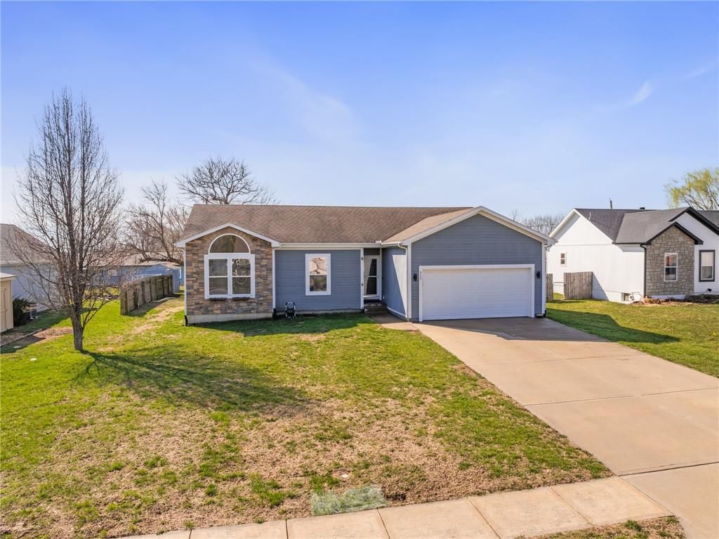 513 W Meriwood Lane — photo 2