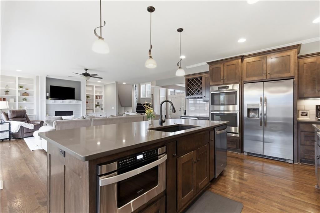 11201 N Wabash Avenue — photo 12