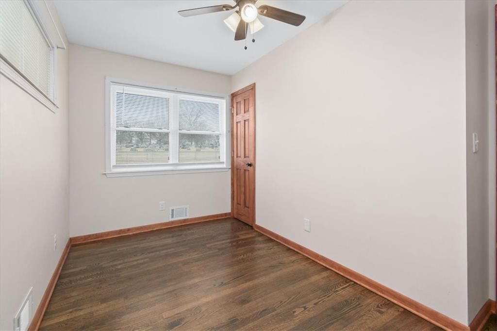 709 S Scott Avenue — photo 17