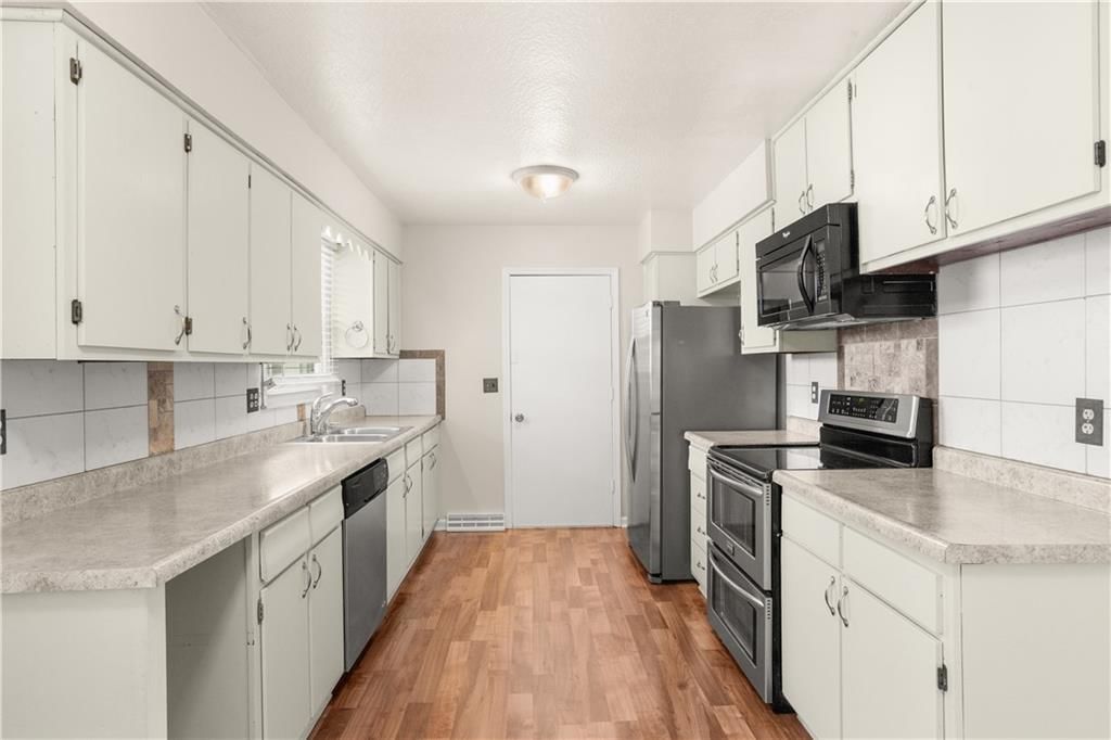 303 SW 5th Street — photo 8