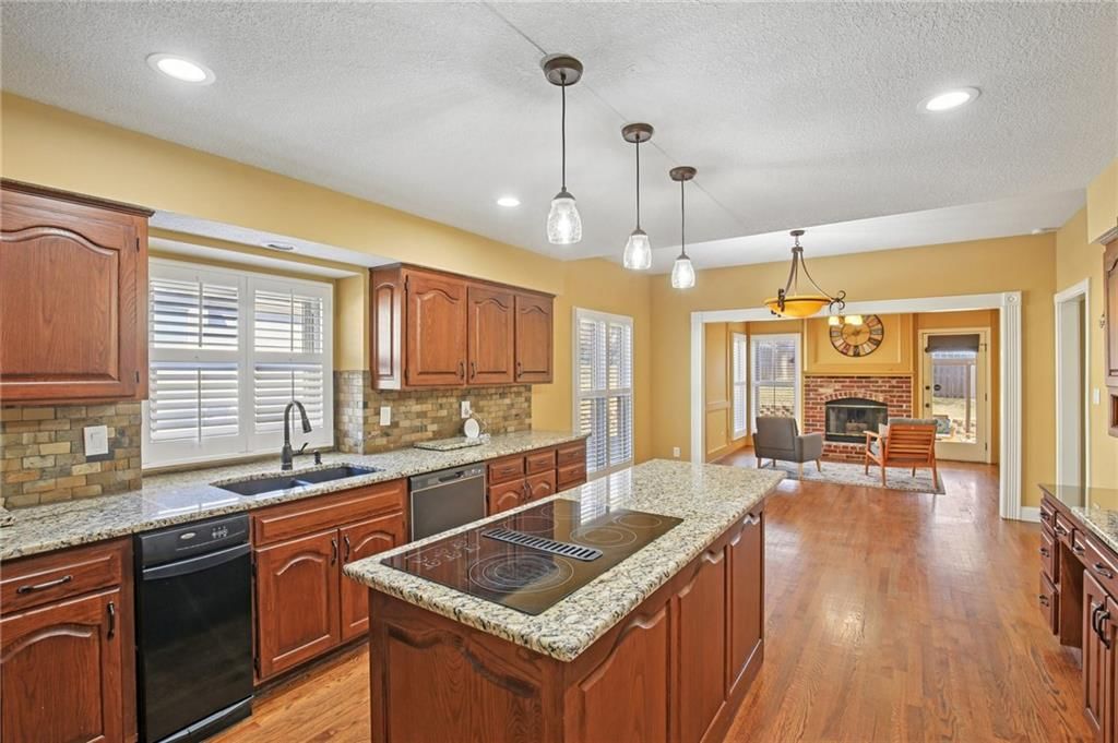 7844 W 118th Terrace — photo 9
