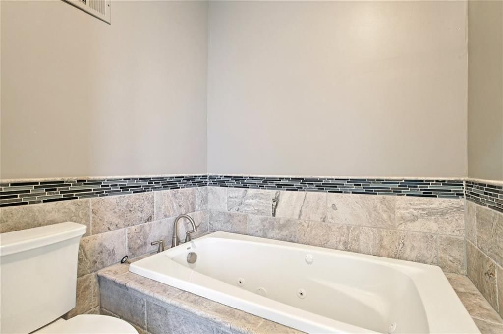 7844 W 118th Terrace — photo 13