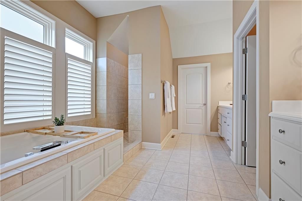 740 Suffolk Lane — photo 22