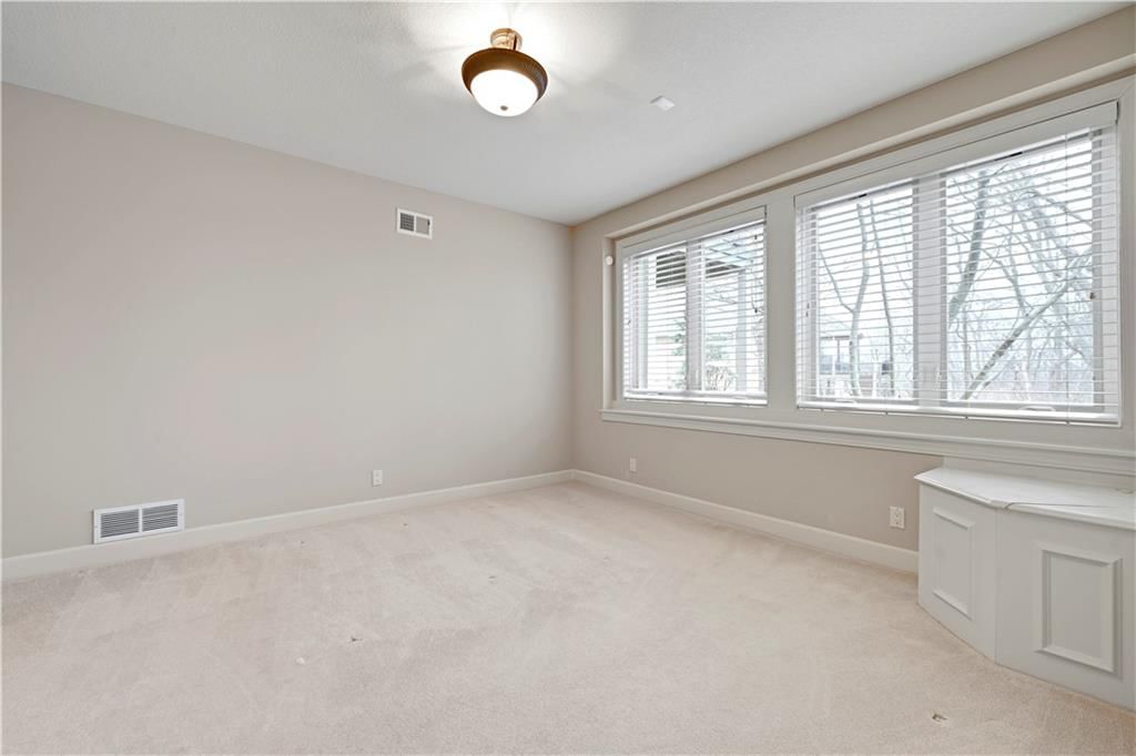 740 Suffolk Lane — photo 26