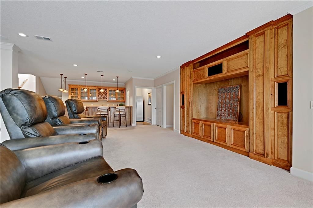 740 Suffolk Lane — photo 33