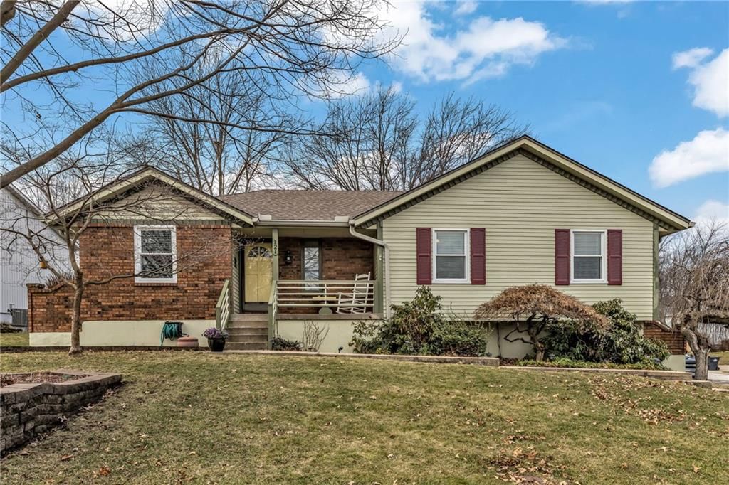 121 SW 26th Street Court, Blue Springs, MO