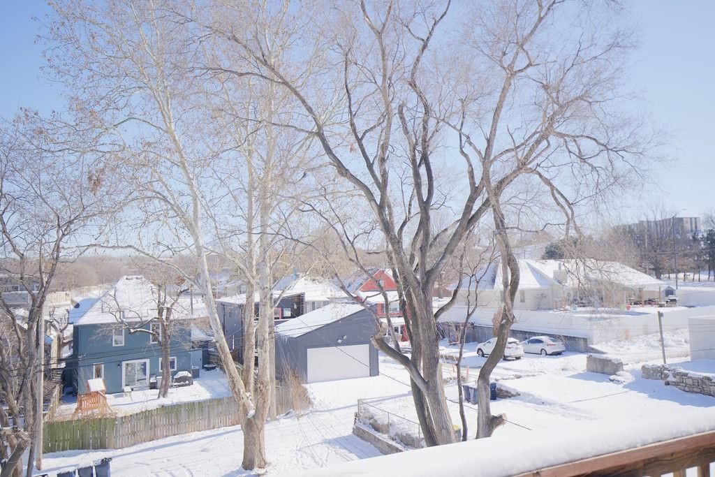 569-571 Campbell Street — photo 14