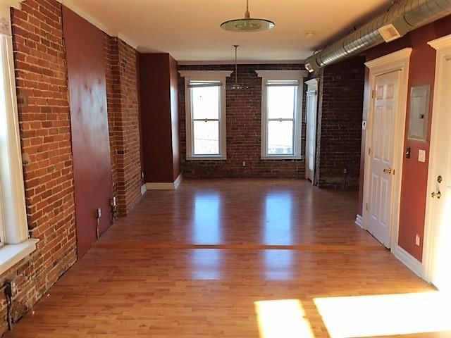 569-571 Campbell Street — photo 23