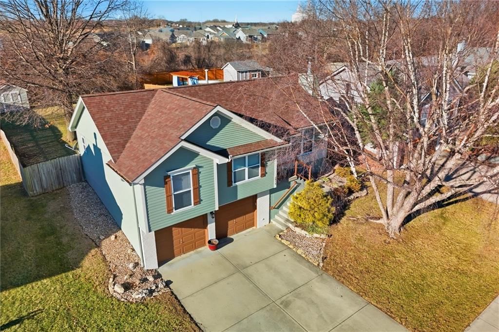 6816 N Corrington Avenue — photo 2