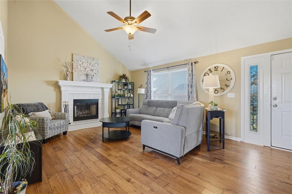 6816 N Corrington Avenue — photo 5