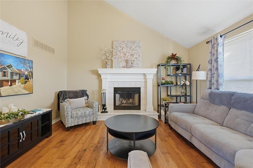 6816 N Corrington Avenue — photo 6