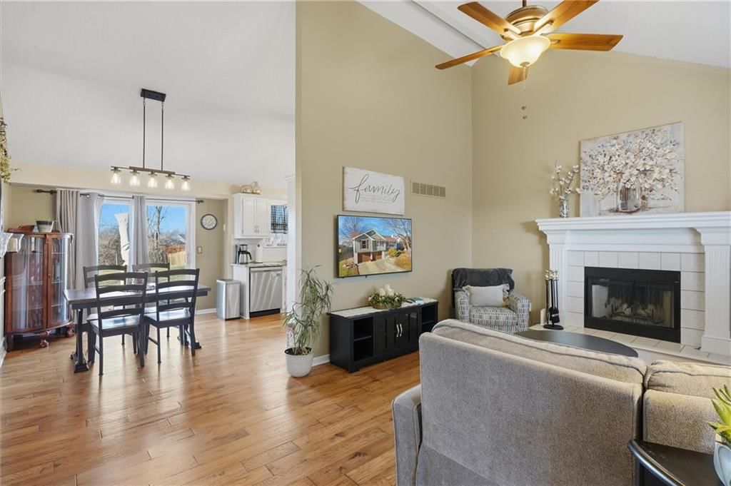 6816 N Corrington Avenue — photo 7