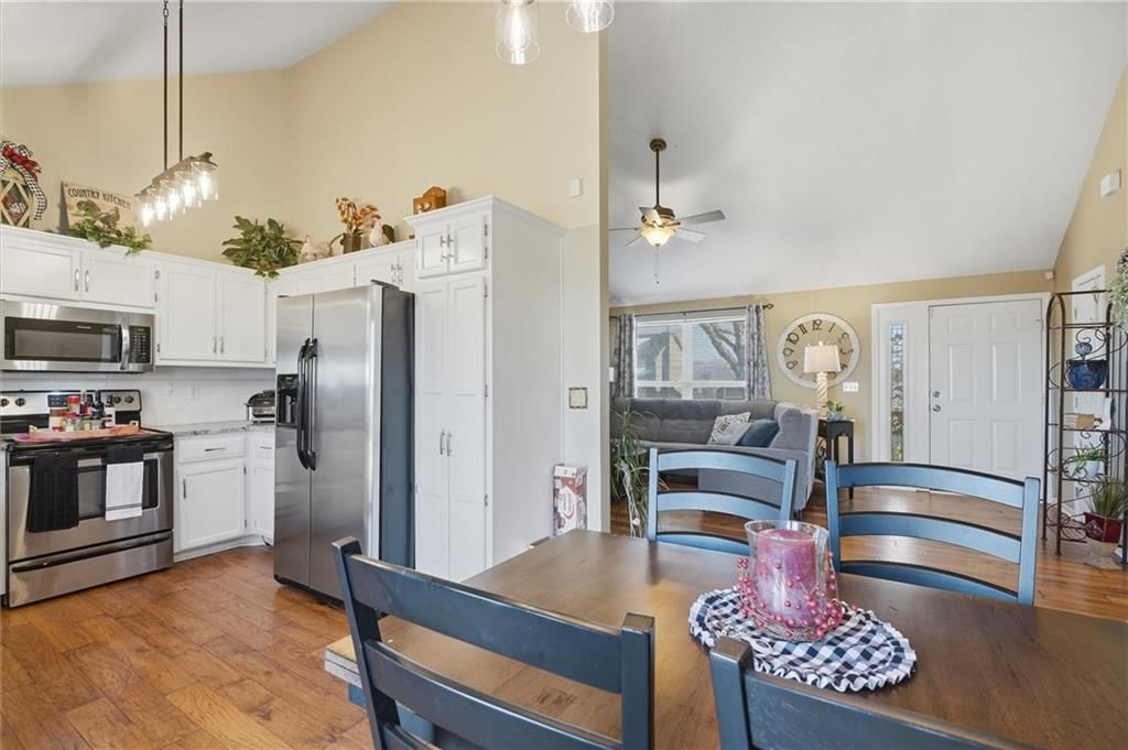 6816 N Corrington Avenue — photo 8