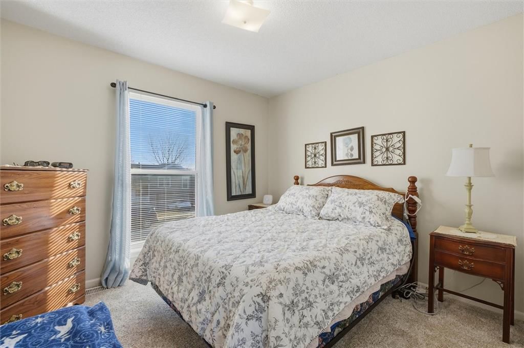 6816 N Corrington Avenue — photo 14