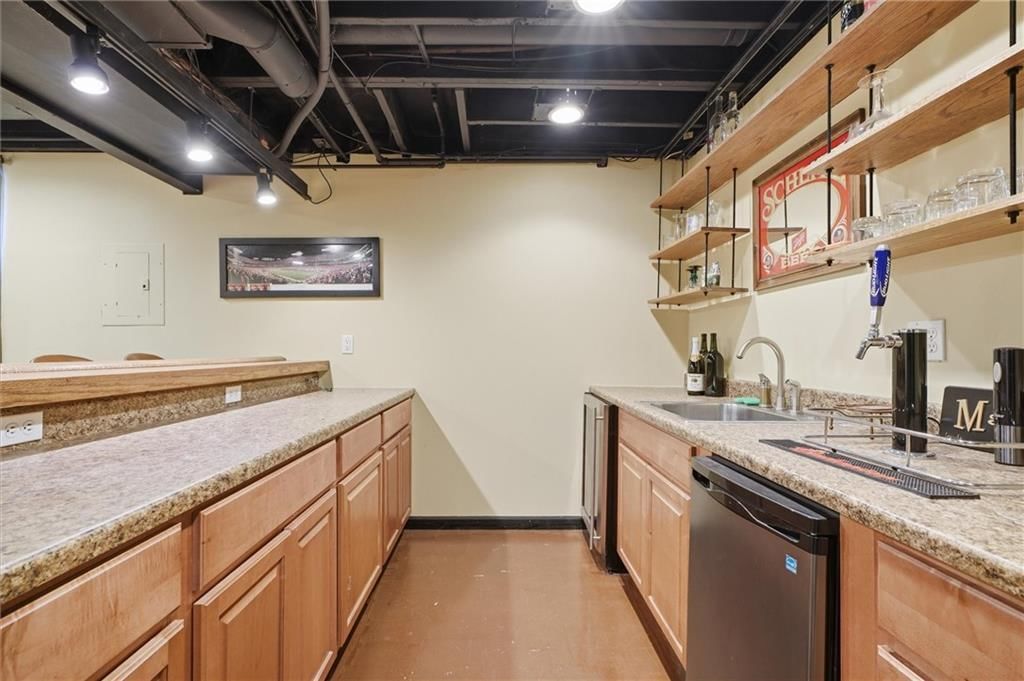 6816 N Corrington Avenue — photo 23
