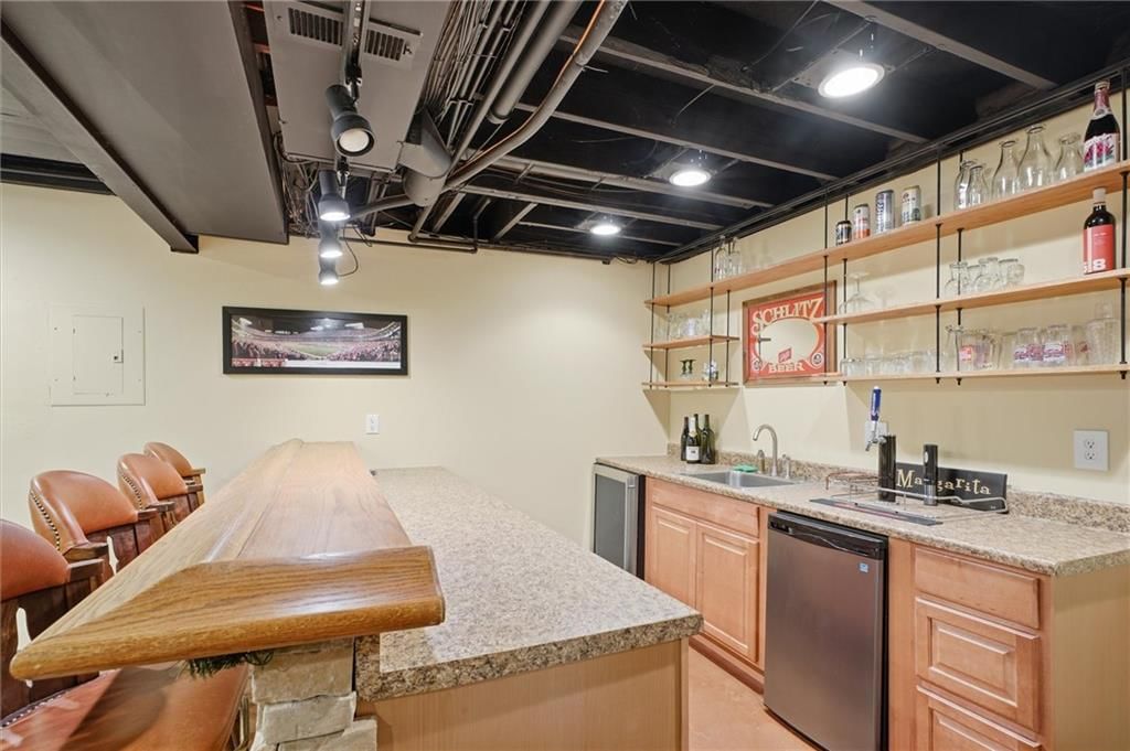 6816 N Corrington Avenue — photo 24
