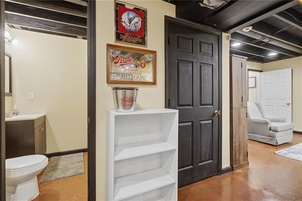 6816 N Corrington Avenue — photo 26