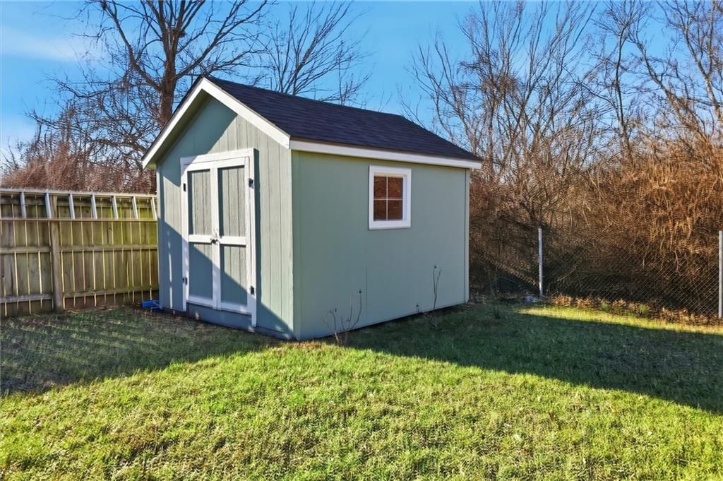 6816 N Corrington Avenue — photo 33
