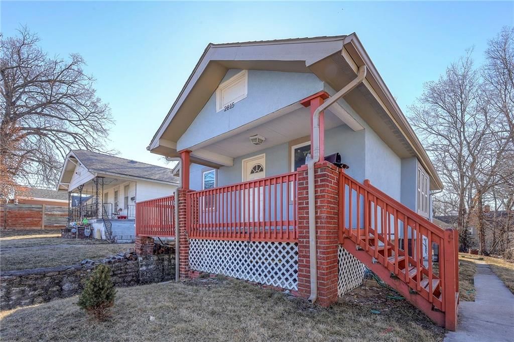 2815 Everett Avenue — photo 3