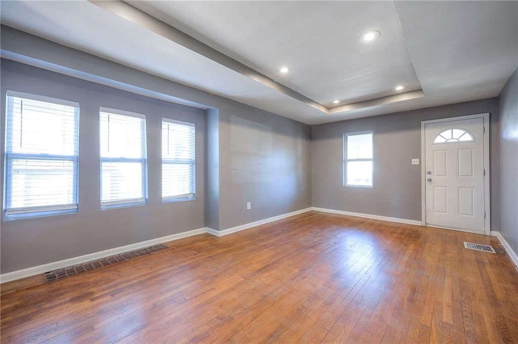 2815 Everett Avenue — photo 8