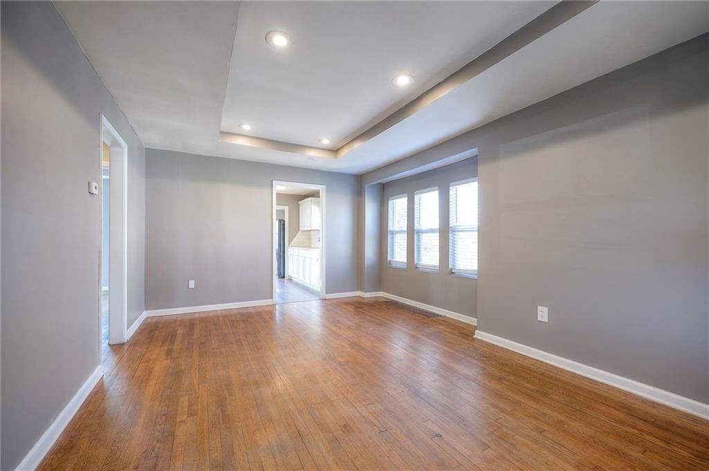 2815 Everett Avenue — photo 9
