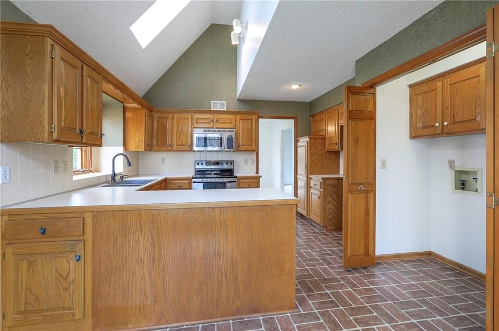 7609 W 115th Street — photo 5