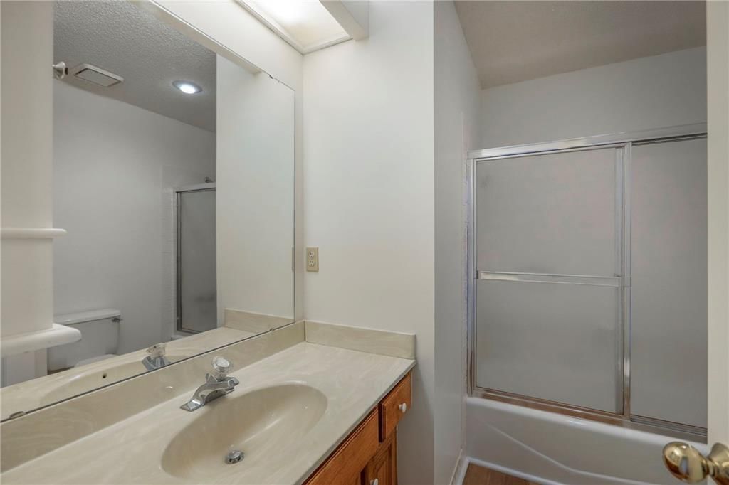 7609 W 115th Street — photo 28