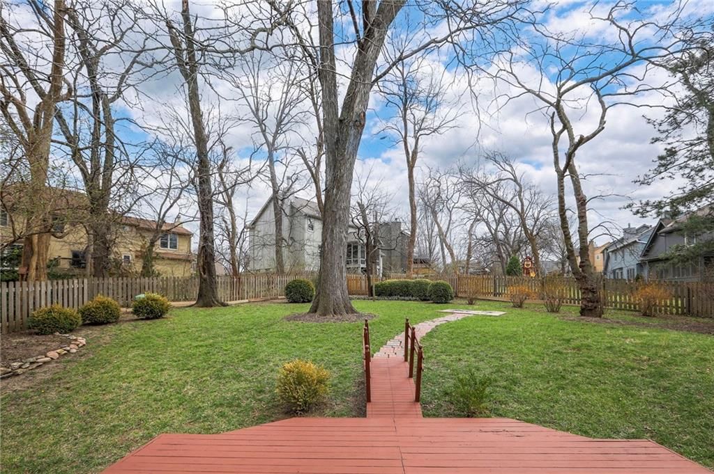 7609 W 115th Street — photo 34
