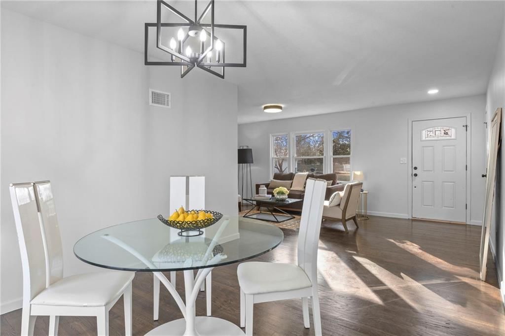 11805 Oakley Avenue — photo 9