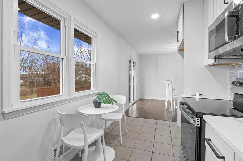 11805 Oakley Avenue — photo 10
