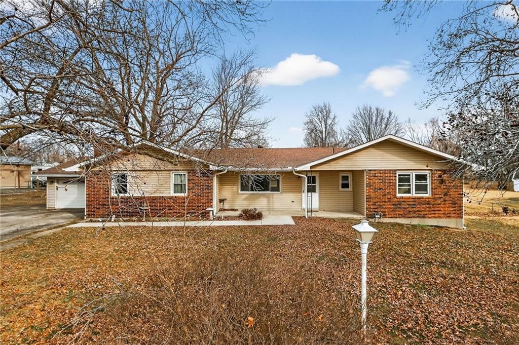 416 Country Drive — photo 2