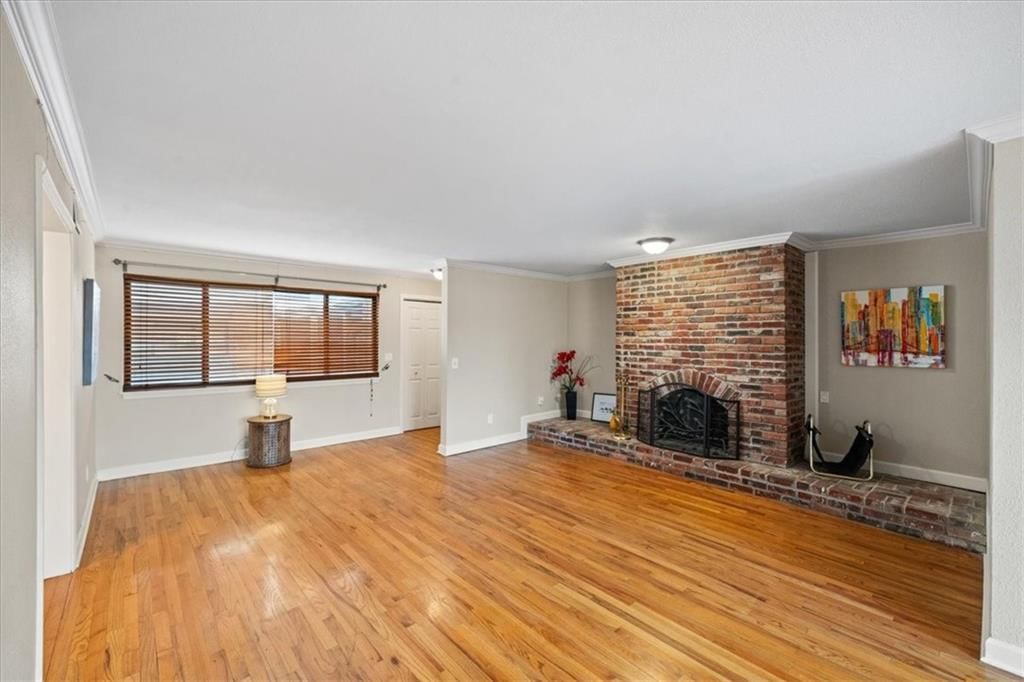 4056 Warwick Boulevard — photo 6