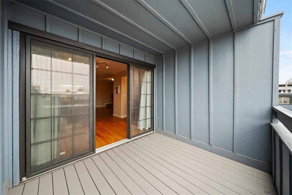 4056 Warwick Boulevard — photo 18